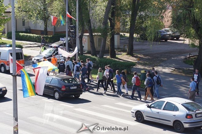 Pieszy rajd uczniów ZSZ nr 1 w Ostrołęce [30.04.2014] - zdjęcie #7 - eOstroleka.pl