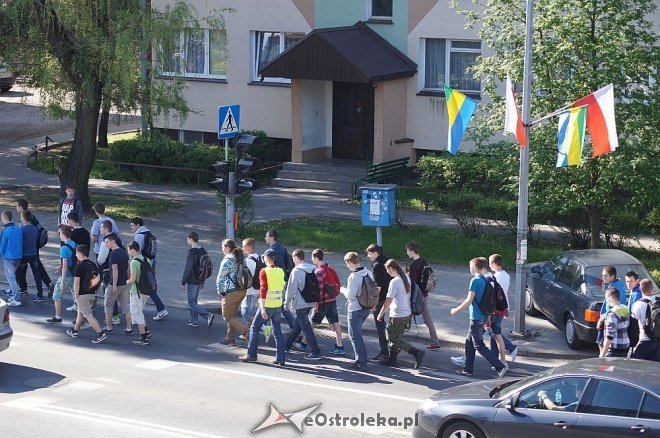 Pieszy rajd uczniów ZSZ nr 1 w Ostrołęce [30.04.2014] - zdjęcie #6 - eOstroleka.pl