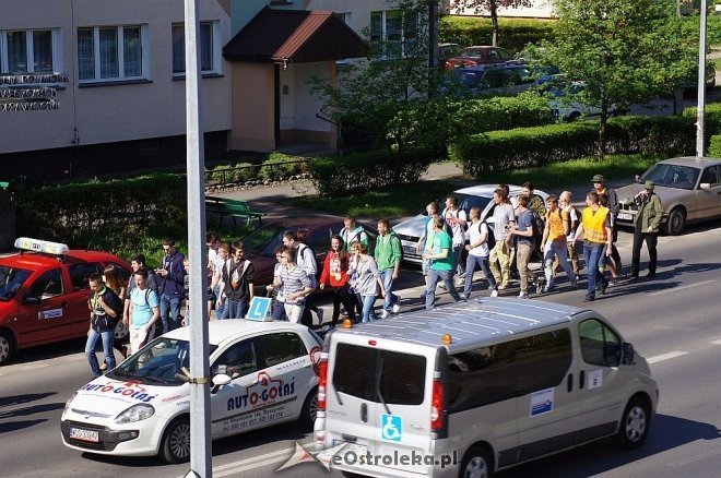 Pieszy rajd uczniów ZSZ nr 1 w Ostrołęce [30.04.2014] - zdjęcie #2 - eOstroleka.pl