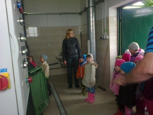 Edukacyjnie i ekologicznie – wycieczka przedszkolaków z Goworowa [ZDJĘCIA] - zdjęcie #14 - eOstroleka.pl