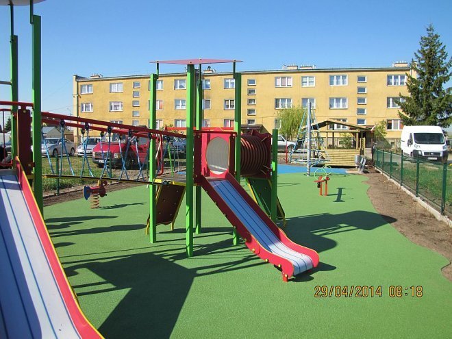 Nowy plac zabaw w Rzekuniu [02.05.2014] - zdjęcie #10 - eOstroleka.pl