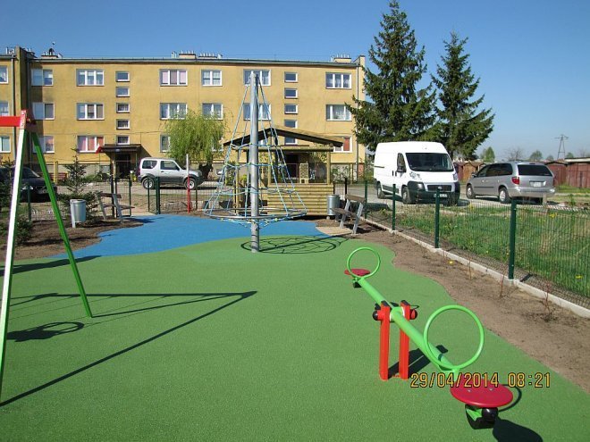Nowy plac zabaw w Rzekuniu [02.05.2014] - zdjęcie #9 - eOstroleka.pl