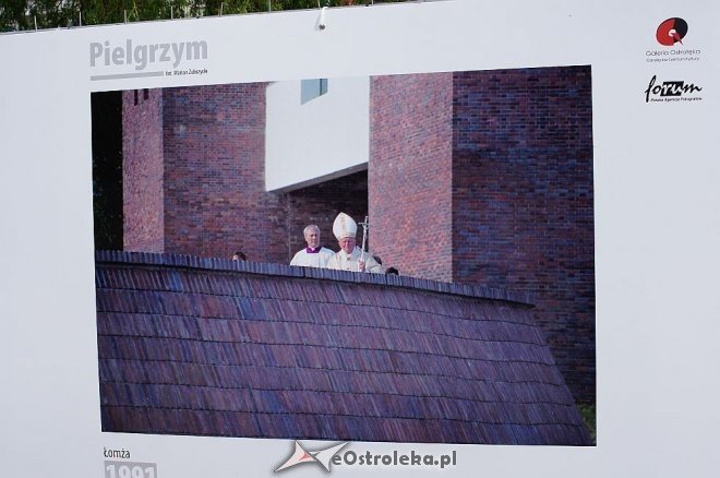 Wystawa zdjęć Mariana Zubrzyckiego poświęcona Janowi Pawłowi II [02.05.2014] - zdjęcie #22 - eOstroleka.pl