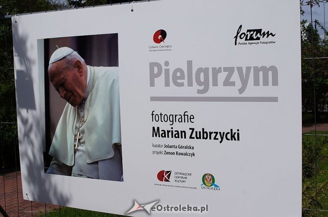 Wystawa zdjęć Mariana Zubrzyckiego poświęcona Janowi Pawłowi II [02.05.2014] - zdjęcie #13 - eOstroleka.pl