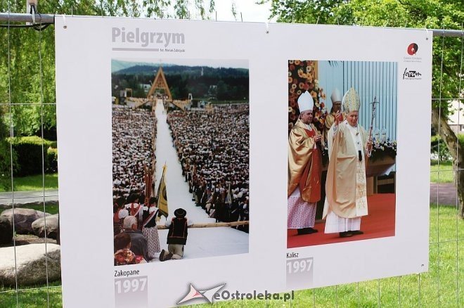 Wystawa zdjęć Mariana Zubrzyckiego poświęcona Janowi Pawłowi II [02.05.2014] - zdjęcie #3 - eOstroleka.pl
