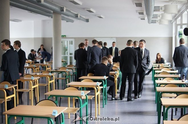 Matura 2014: Język obcy na maturze w ZSZ nr 2 w Ostrołęce [07.05.2014] - zdjęcie #28 - eOstroleka.pl