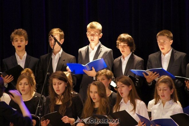 XVII Ostrołęckie Spotkania Chóralne [ZDJĘCIA] - zdjęcie #23 - eOstroleka.pl