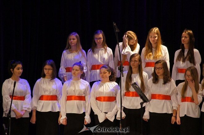 XVII Ostrołęckie Spotkania Chóralne [ZDJĘCIA] - zdjęcie #15 - eOstroleka.pl