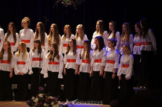 XVII Ostrołęckie Spotkania Chóralne [ZDJĘCIA] - zdjęcie #12 - eOstroleka.pl