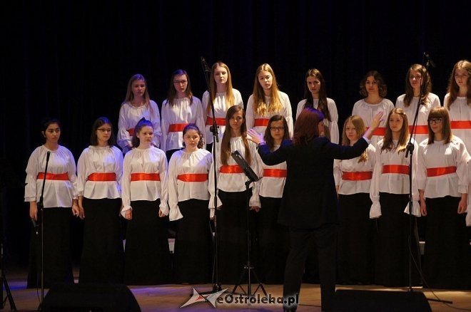 XVII Ostrołęckie Spotkania Chóralne [ZDJĘCIA] - zdjęcie #10 - eOstroleka.pl