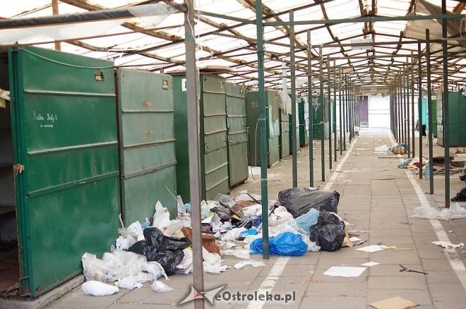 Prace rozbiórkowe na małym rynku przy Prądzyńskiego [12.05.2014] - zdjęcie #3 - eOstroleka.pl