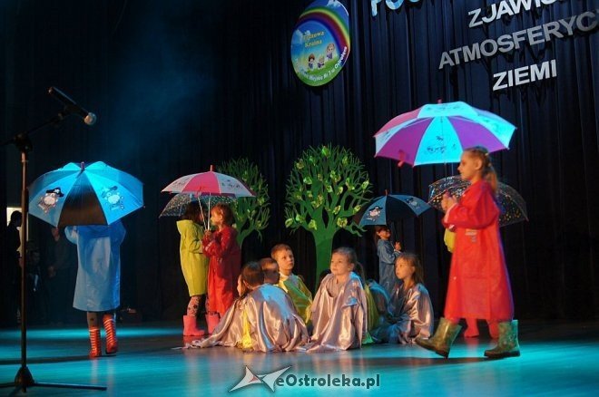 „Świat Pogodą Malowany –zjawiska atmosferyczne ziemi” – artystyczne występy przedszkolaków z Ostrołęki [14.05.2014] - zdjęcie #9 - eOstroleka.pl