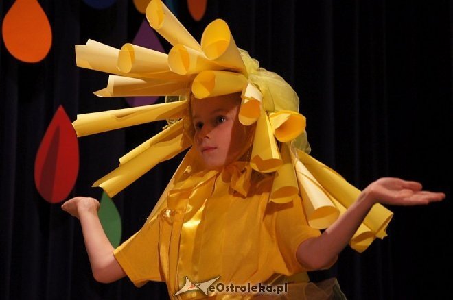 „Świat Pogodą Malowany –zjawiska atmosferyczne ziemi” – artystyczne występy przedszkolaków z Ostrołęki [14.05.2014] - zdjęcie #75 - eOstroleka.pl