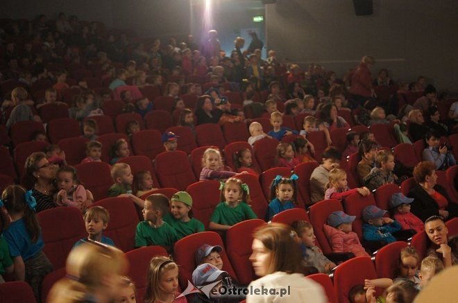 „Świat Pogodą Malowany –zjawiska atmosferyczne ziemi” – artystyczne występy przedszkolaków z Ostrołęki [14.05.2014] - zdjęcie #76 - eOstroleka.pl