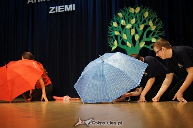 „Świat Pogodą Malowany –zjawiska atmosferyczne ziemi” – artystyczne występy przedszkolaków z Ostrołęki [14.05.2014] - zdjęcie #48 - eOstroleka.pl