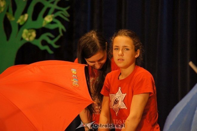 „Świat Pogodą Malowany –zjawiska atmosferyczne ziemi” – artystyczne występy przedszkolaków z Ostrołęki [14.05.2014] - zdjęcie #64 - eOstroleka.pl