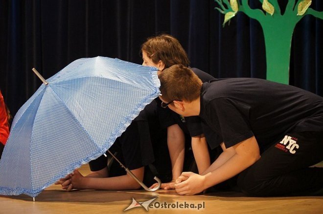 „Świat Pogodą Malowany –zjawiska atmosferyczne ziemi” – artystyczne występy przedszkolaków z Ostrołęki [14.05.2014] - zdjęcie #61 - eOstroleka.pl