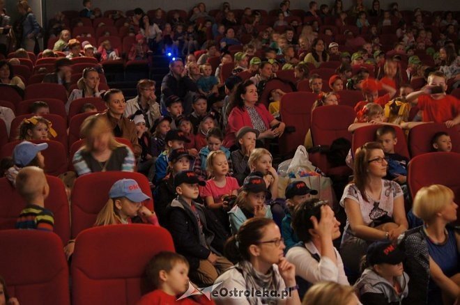 „Świat Pogodą Malowany –zjawiska atmosferyczne ziemi” – artystyczne występy przedszkolaków z Ostrołęki [14.05.2014] - zdjęcie #54 - eOstroleka.pl