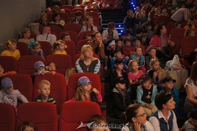 „Świat Pogodą Malowany –zjawiska atmosferyczne ziemi” – artystyczne występy przedszkolaków z Ostrołęki [14.05.2014] - zdjęcie #51 - eOstroleka.pl