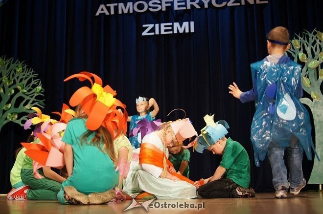 „Świat Pogodą Malowany –zjawiska atmosferyczne ziemi” – artystyczne występy przedszkolaków z Ostrołęki [14.05.2014] - zdjęcie #47 - eOstroleka.pl