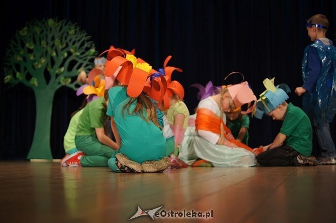 „Świat Pogodą Malowany –zjawiska atmosferyczne ziemi” – artystyczne występy przedszkolaków z Ostrołęki [14.05.2014] - zdjęcie #46 - eOstroleka.pl