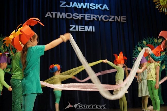 „Świat Pogodą Malowany –zjawiska atmosferyczne ziemi” – artystyczne występy przedszkolaków z Ostrołęki [14.05.2014] - zdjęcie #39 - eOstroleka.pl