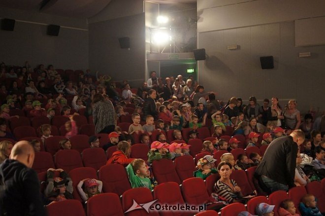 „Świat Pogodą Malowany –zjawiska atmosferyczne ziemi” – artystyczne występy przedszkolaków z Ostrołęki [14.05.2014] - zdjęcie #37 - eOstroleka.pl