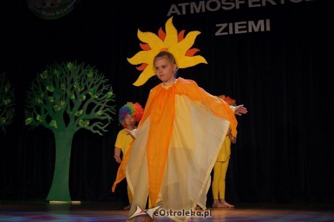 „Świat Pogodą Malowany –zjawiska atmosferyczne ziemi” – artystyczne występy przedszkolaków z Ostrołęki [14.05.2014] - zdjęcie #18 - eOstroleka.pl