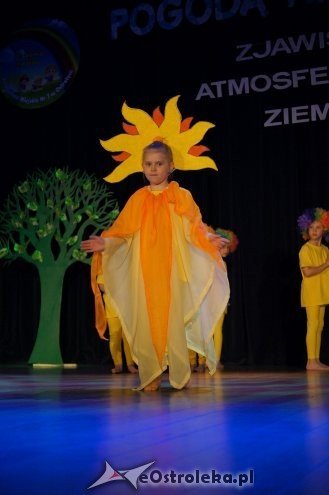 „Świat Pogodą Malowany –zjawiska atmosferyczne ziemi” – artystyczne występy przedszkolaków z Ostrołęki [14.05.2014] - zdjęcie #14 - eOstroleka.pl