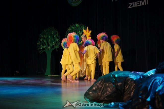 „Świat Pogodą Malowany –zjawiska atmosferyczne ziemi” – artystyczne występy przedszkolaków z Ostrołęki [14.05.2014] - zdjęcie #12 - eOstroleka.pl