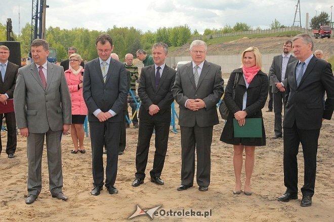Uroczyste wmurowanie aktu erekcyjnego pod budowę Samorządowej Stacji Segregacji Odpadów Komunalnych [14.05.2014] - zdjęcie #64 - eOstroleka.pl