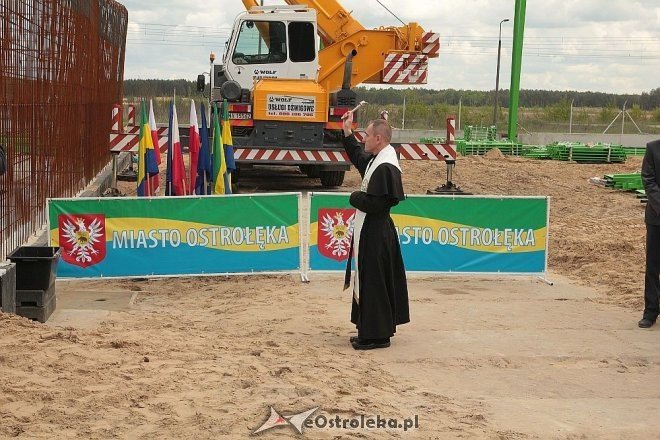 Uroczyste wmurowanie aktu erekcyjnego pod budowę Samorządowej Stacji Segregacji Odpadów Komunalnych [14.05.2014] - zdjęcie #70 - eOstroleka.pl