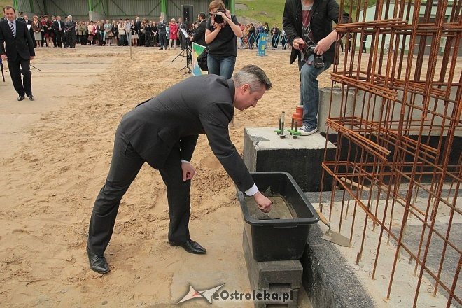 Uroczyste wmurowanie aktu erekcyjnego pod budowę Samorządowej Stacji Segregacji Odpadów Komunalnych [14.05.2014] - zdjęcie #17 - eOstroleka.pl