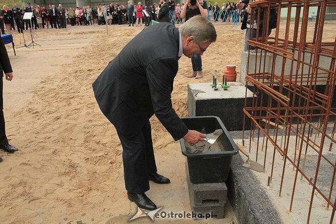 Uroczyste wmurowanie aktu erekcyjnego pod budowę Samorządowej Stacji Segregacji Odpadów Komunalnych [14.05.2014] - zdjęcie #14 - eOstroleka.pl