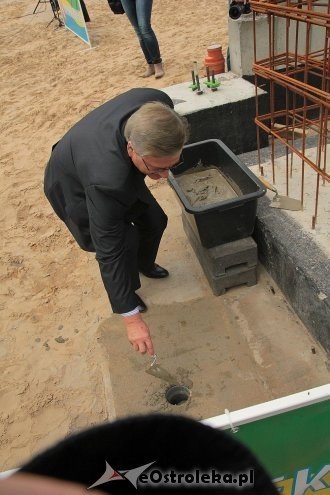Uroczyste wmurowanie aktu erekcyjnego pod budowę Samorządowej Stacji Segregacji Odpadów Komunalnych [14.05.2014] - zdjęcie #13 - eOstroleka.pl
