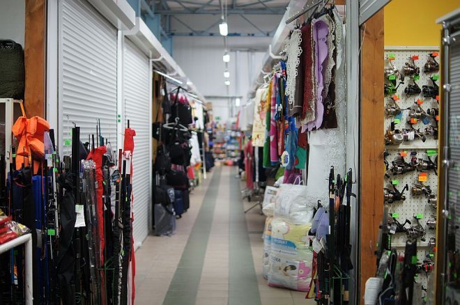 Kupcy z rynku w Hali Targowej Jedynka - zdjęcie #6 - eOstroleka.pl