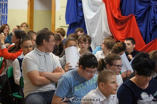 Obchody Święta Konstytucji w Ośrodku Szkolno – Wychowawczym w Ostrołęce [19.05.2014] - zdjęcie #4 - eOstroleka.pl
