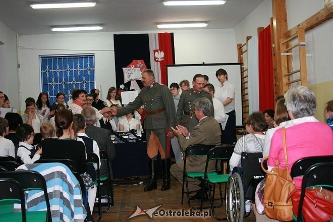 Obchody Święta Konstytucji w Ośrodku Szkolno – Wychowawczym w Ostrołęce [19.05.2014] - zdjęcie #11 - eOstroleka.pl