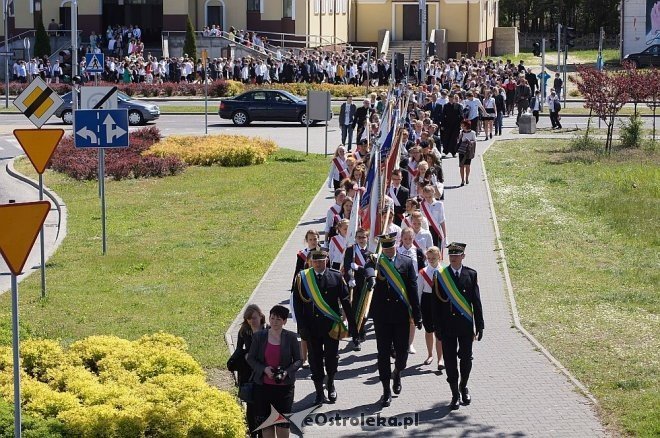 Uroczystości w Szkole Podstawowej nr 10 [19.05.2014] - zdjęcie #38 - eOstroleka.pl