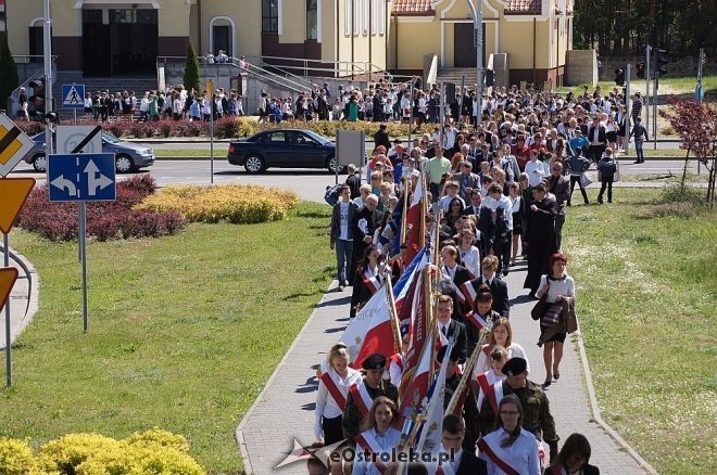 Uroczystości w Szkole Podstawowej nr 10 [19.05.2014] - zdjęcie #24 - eOstroleka.pl