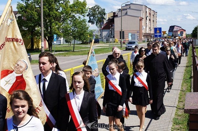 Uroczystości w Szkole Podstawowej nr 10 [19.05.2014] - zdjęcie #111 - eOstroleka.pl