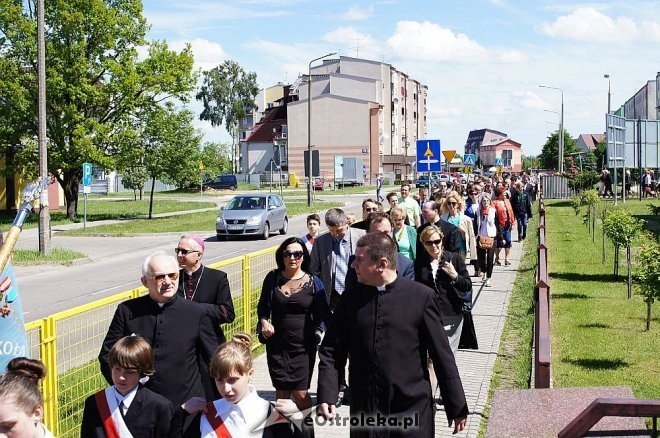 Uroczystości w Szkole Podstawowej nr 10 [19.05.2014] - zdjęcie #110 - eOstroleka.pl