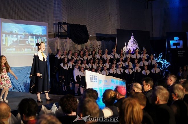 Uroczystości w Szkole Podstawowej nr 10 [19.05.2014] - zdjęcie #82 - eOstroleka.pl