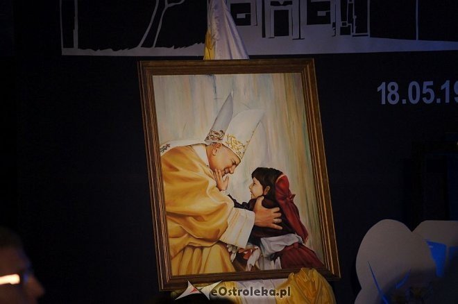 Uroczystości w Szkole Podstawowej nr 10 [19.05.2014] - zdjęcie #77 - eOstroleka.pl