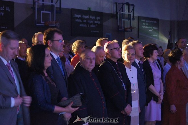 Uroczystości w Szkole Podstawowej nr 10 [19.05.2014] - zdjęcie #51 - eOstroleka.pl