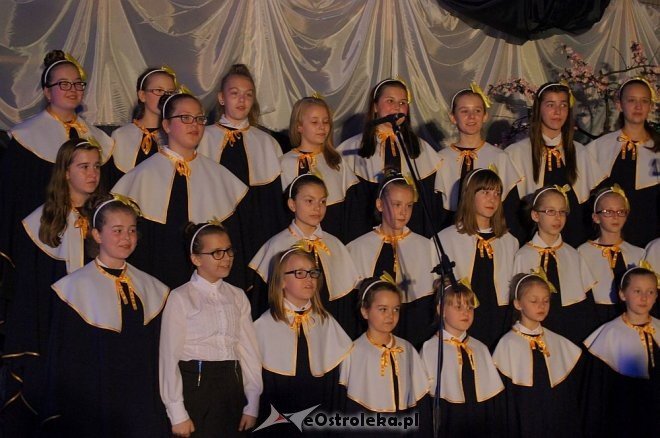 Uroczystości w Szkole Podstawowej nr 10 [19.05.2014] - zdjęcie #49 - eOstroleka.pl