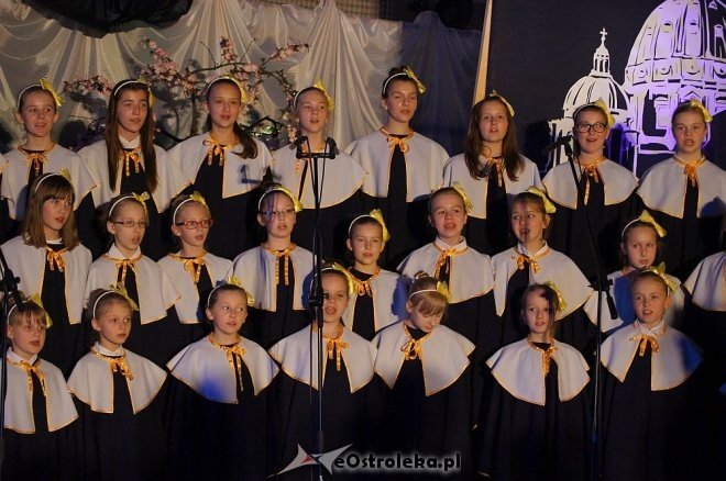 Uroczystości w Szkole Podstawowej nr 10 [19.05.2014] - zdjęcie #47 - eOstroleka.pl