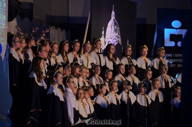 Uroczystości w Szkole Podstawowej nr 10 [19.05.2014] - zdjęcie #42 - eOstroleka.pl