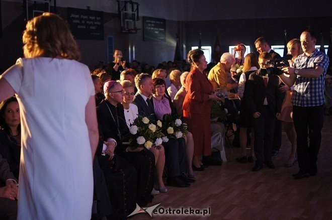 Uroczystości w Szkole Podstawowej nr 10 [19.05.2014] - zdjęcie #8 - eOstroleka.pl