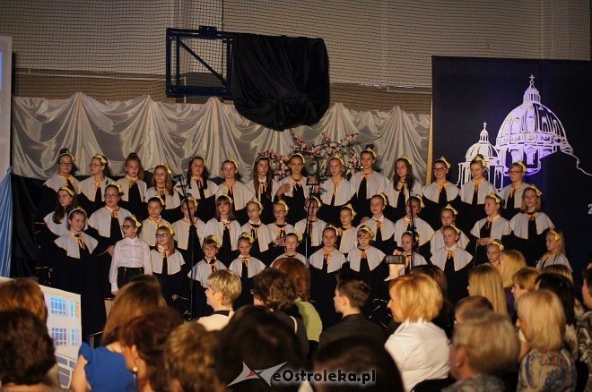 Uroczystości w Szkole Podstawowej nr 10 [19.05.2014] - zdjęcie #6 - eOstroleka.pl